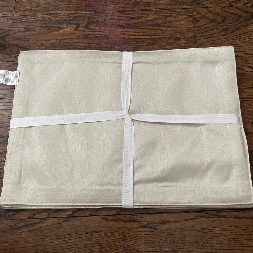 NEW Homewear Gray White Stitch Border Easy Care Kitchen Placemats Set of 4